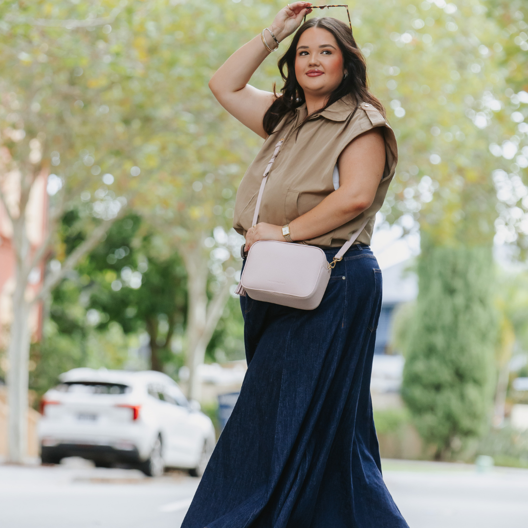 What Colour Handbag Goes With Everything?